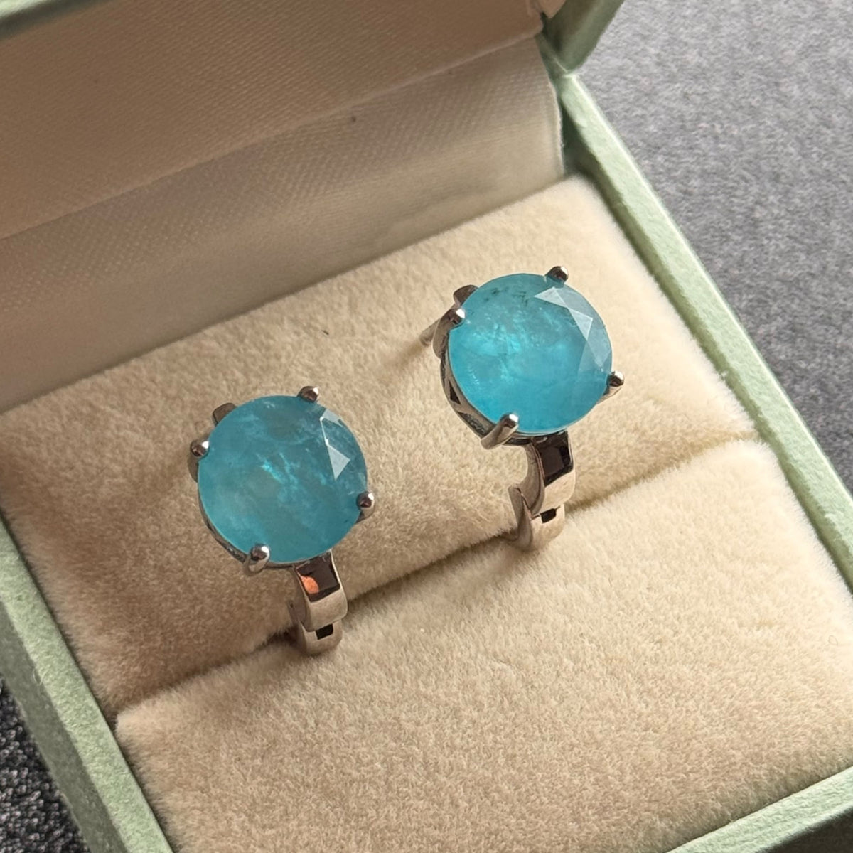 Aretes turmalina azul