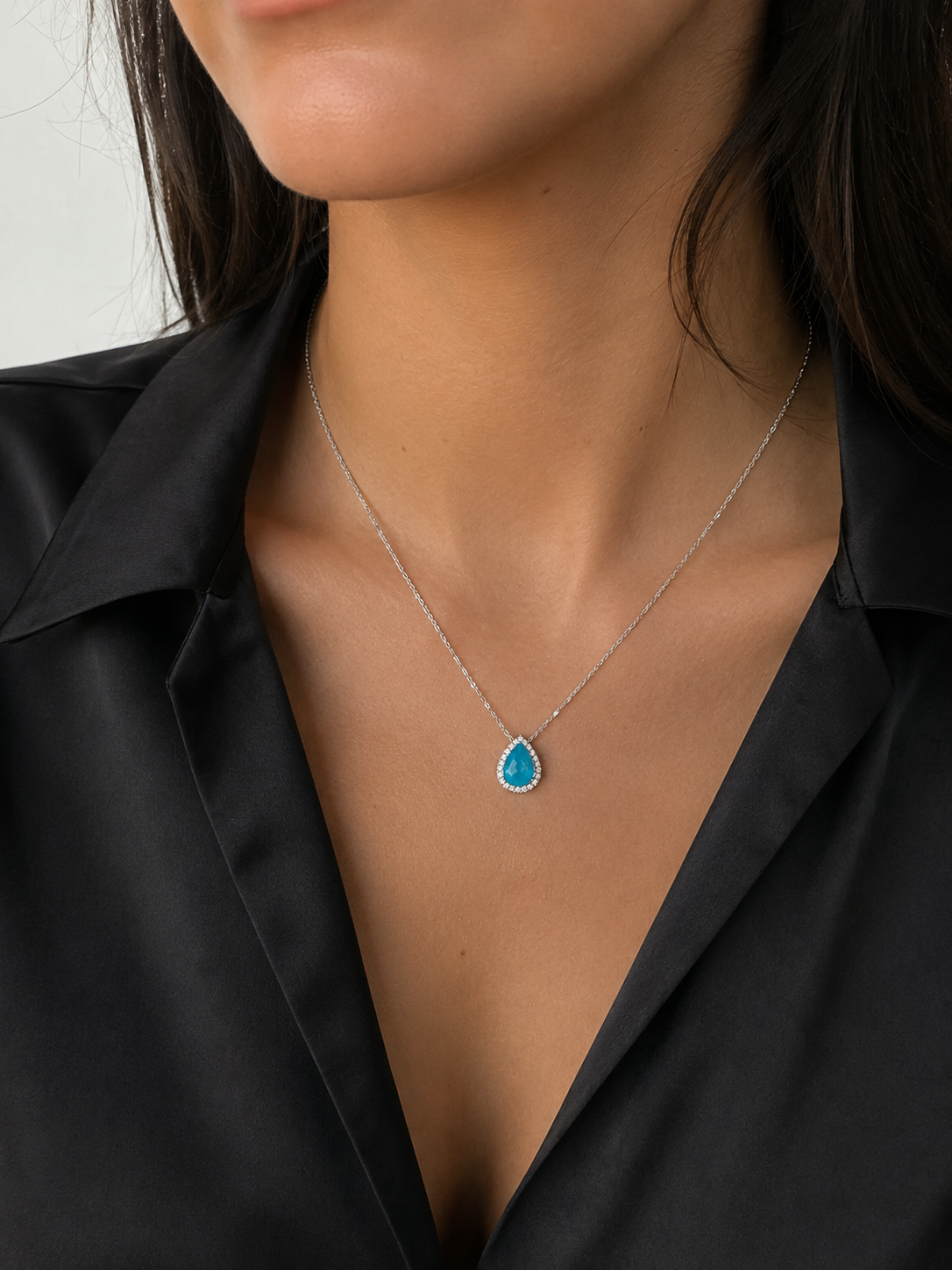 Collar lagrima celeste