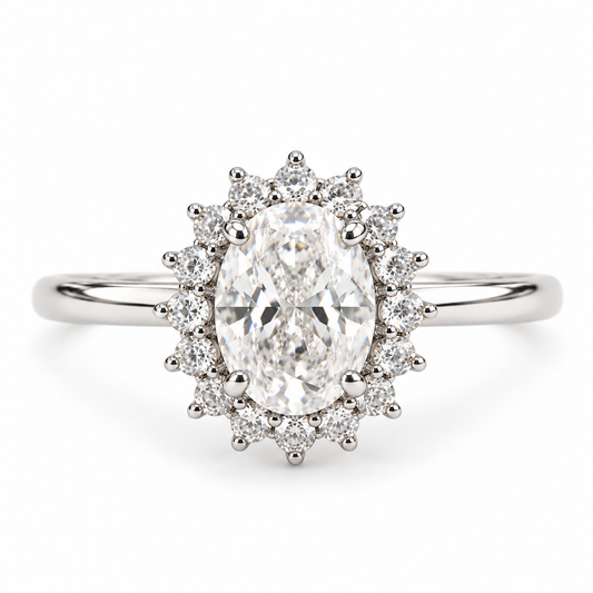 Anillo Lady Moissa  Brillo atemporal. Plata 925 con recubrimiento de rodio.