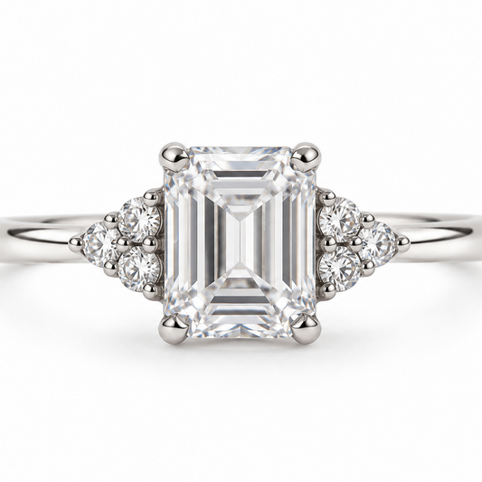 Anillo Elara Geometría luminosa. Plata 925 con recubrimiento de rodio.