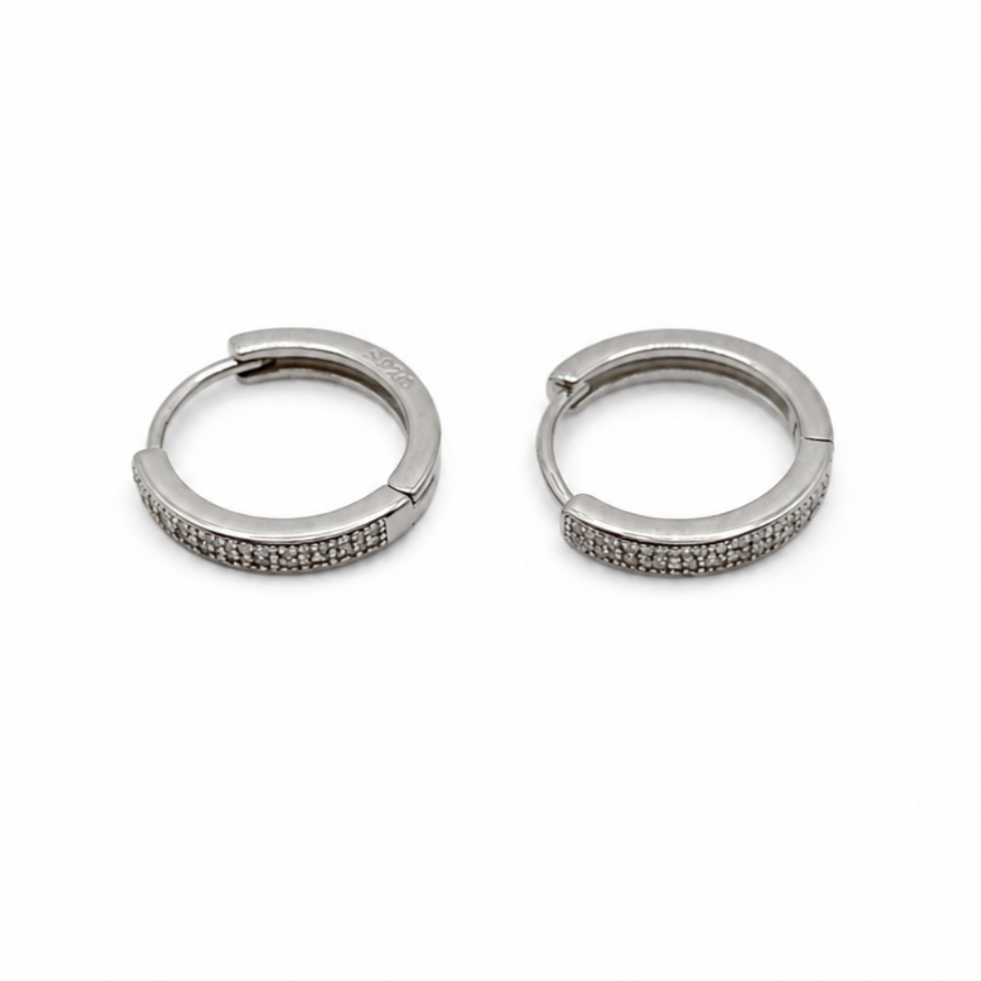Arete huggie