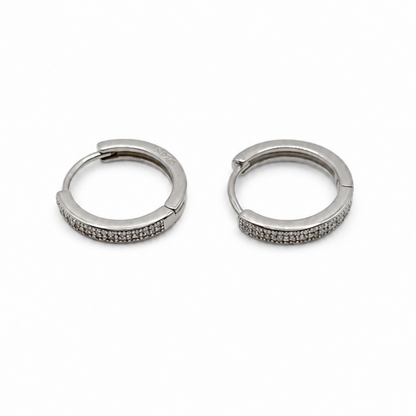 Arete huggie